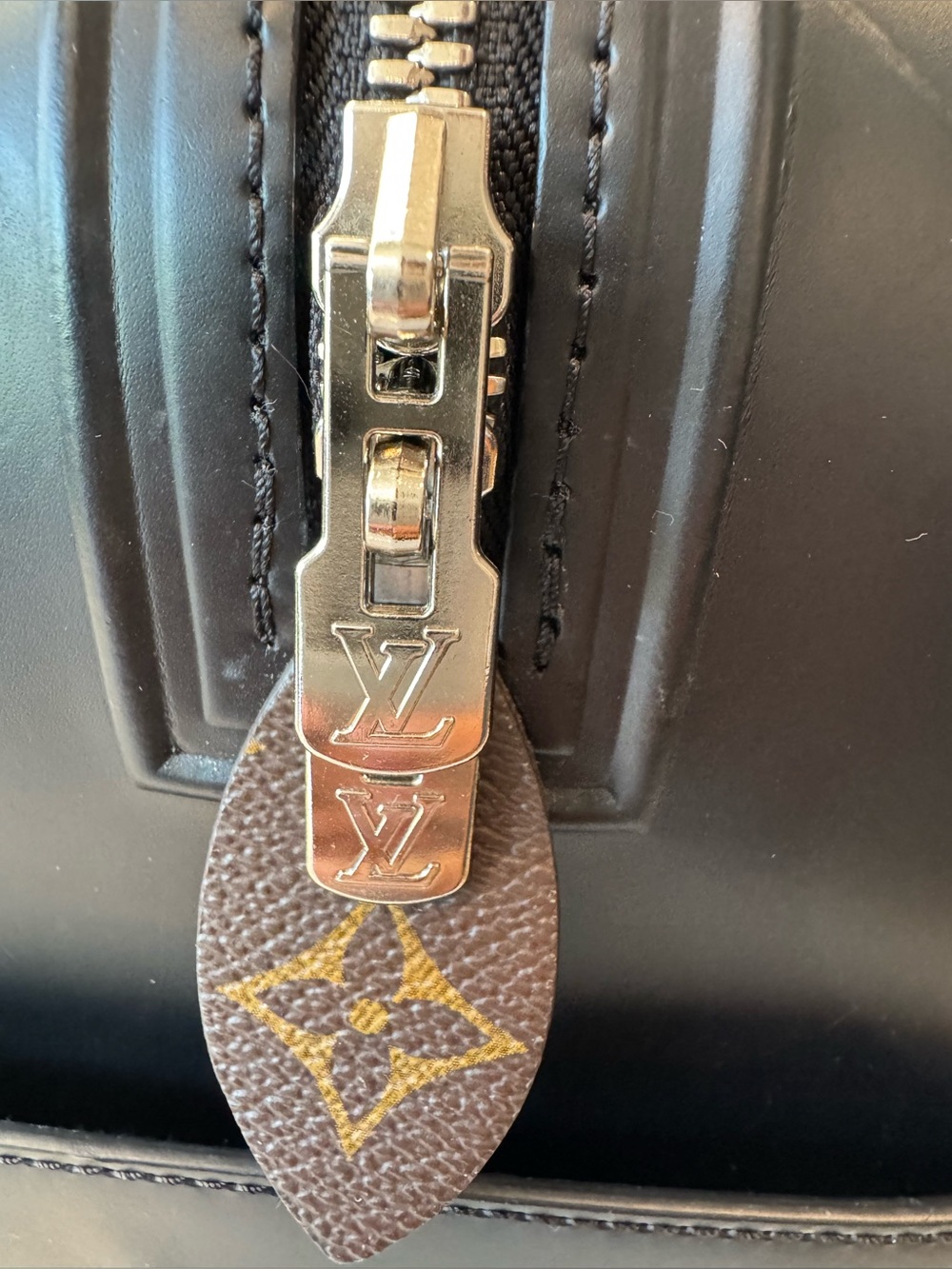 Louis Vuitton Limited Edition Epi Space Speedy 40 - Picture 10 of 17